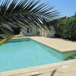https://appartement-dans-mas-provenal-avec-piscine.fr-provencehotel.com